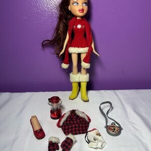 Vintage 2005 MGA Bratz Campfire Phoebe Doll w/ Outfits Accessories Read